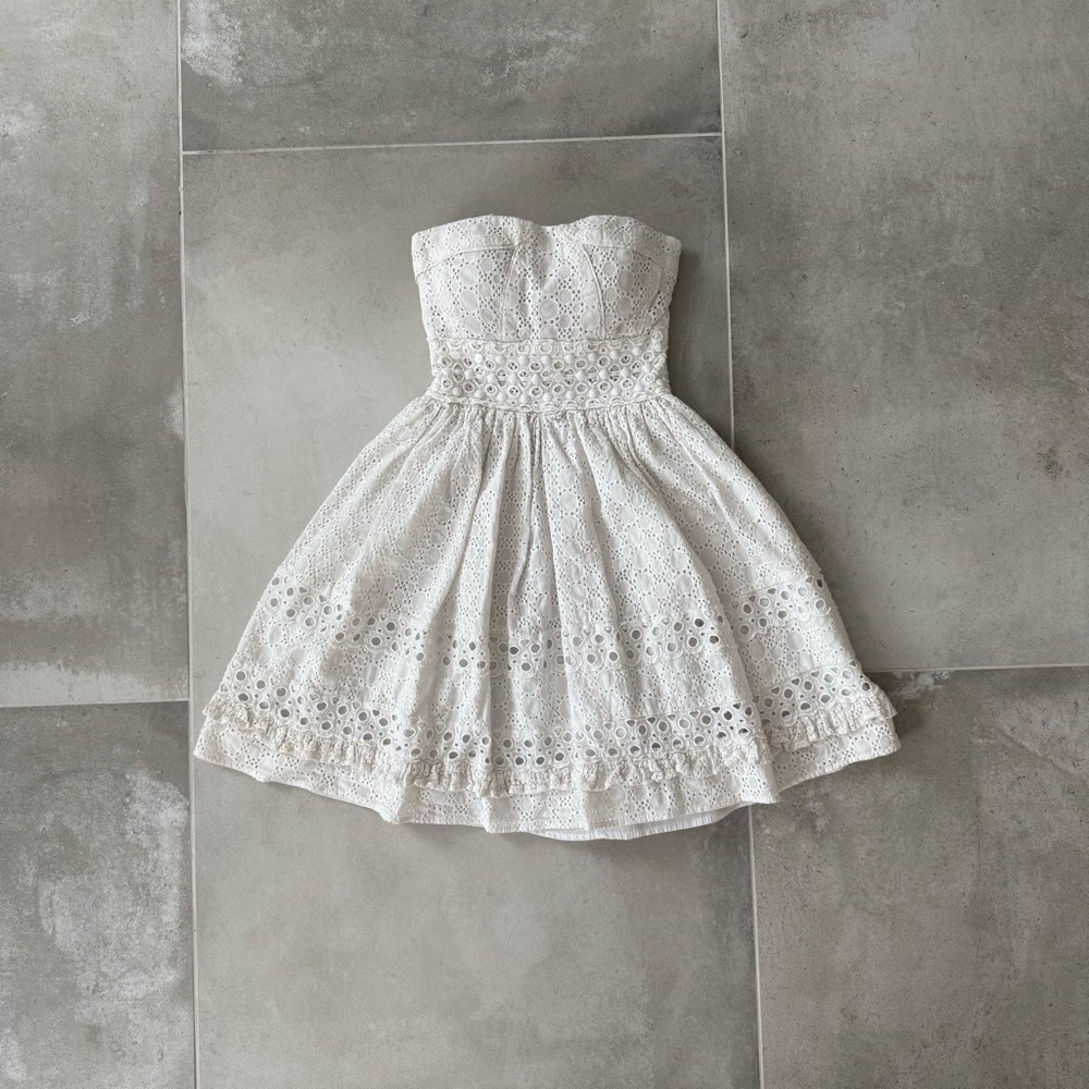 [SOLD] - XOXO White Strapless Lace Dress